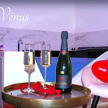 Le Venus - Privatif Balneo Sauna アパート *