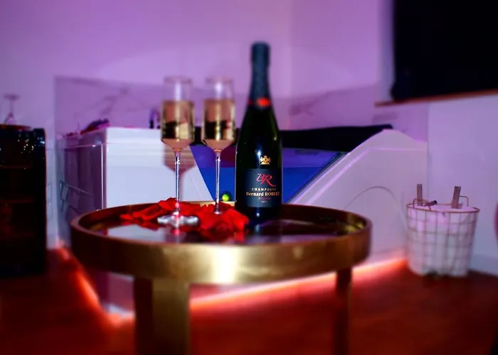 Le Venus - Privatif Balneo Sauna 公寓