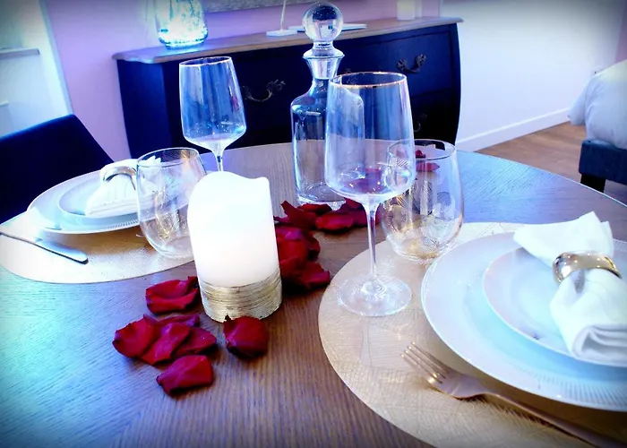 Le Venus - Privatif Balneo Sauna * ディジョン